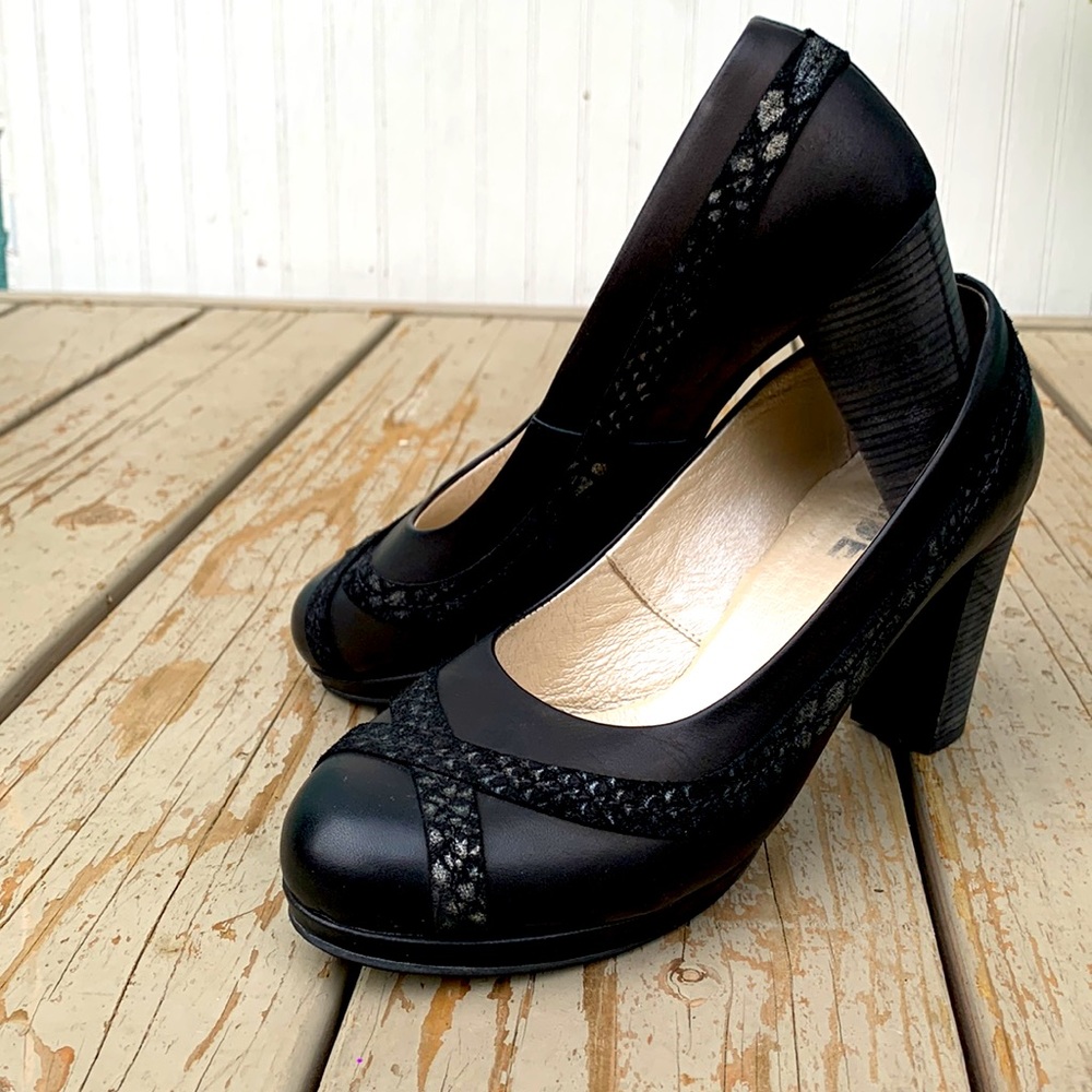 Black leather heels pumps DKODE